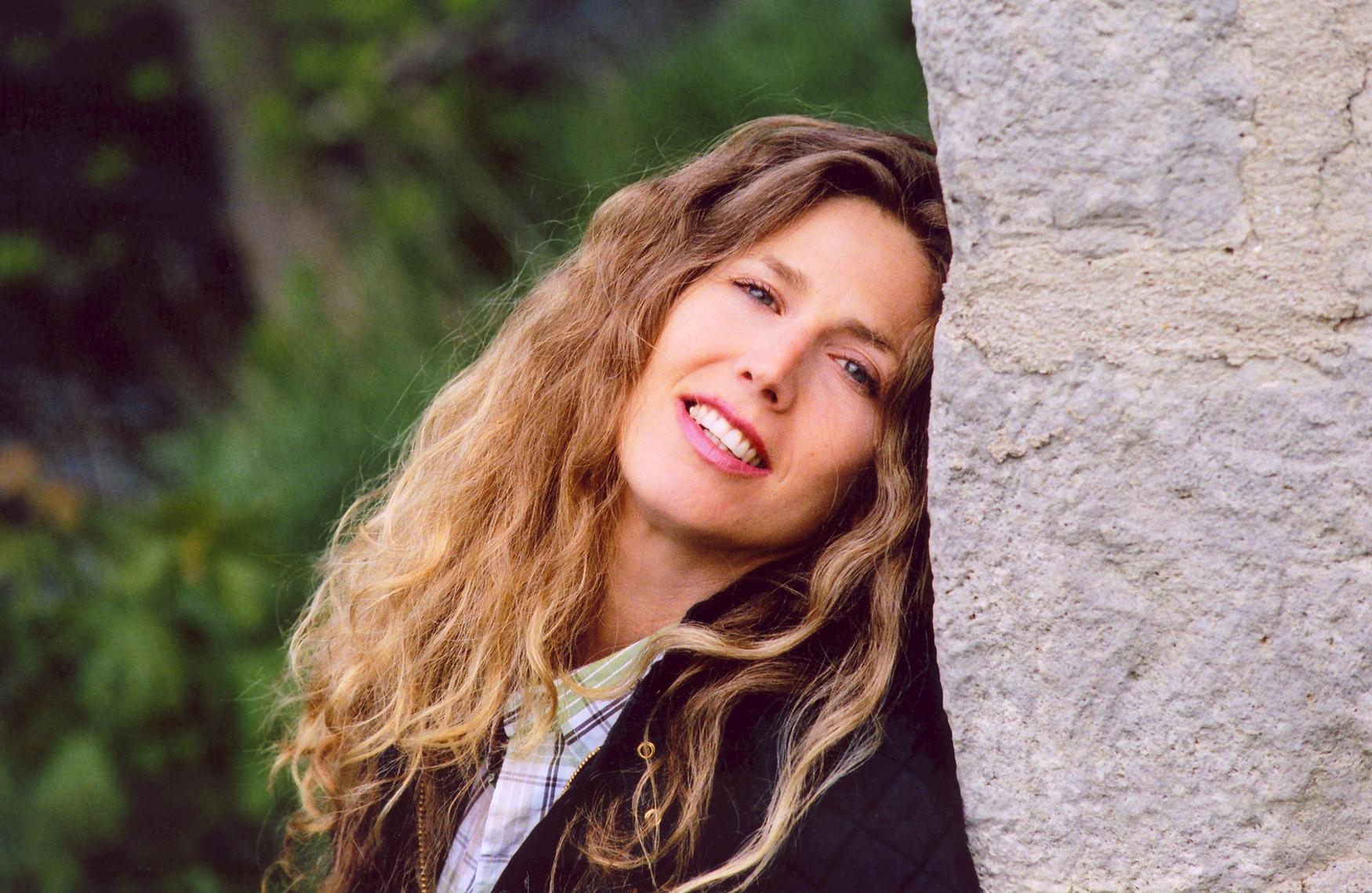 Sophie B. Hawkins